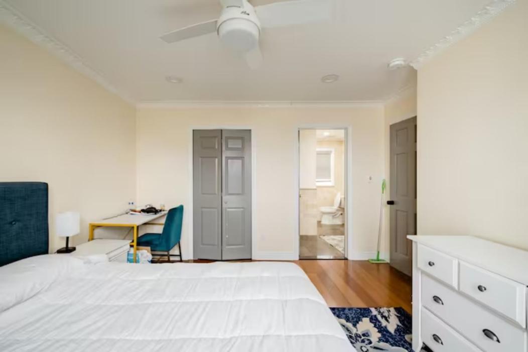 Luxury Hotel-Style Room In Queens, New York Exterior photo